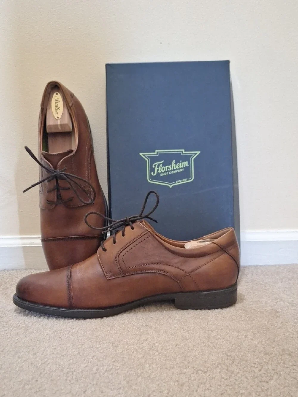 Florsheim Men's Tan Brown Leather Cap-Toe Derby Shoes w/Stratton Cedar Shoe Tree